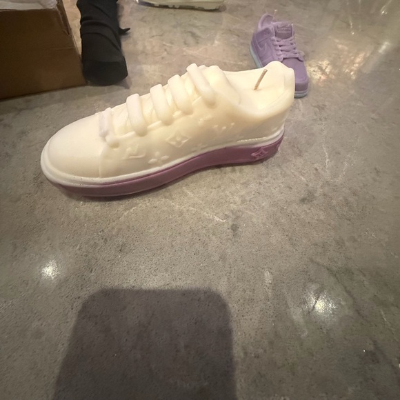 White and Purple custom Sneaker candle - Picture 4 of 4